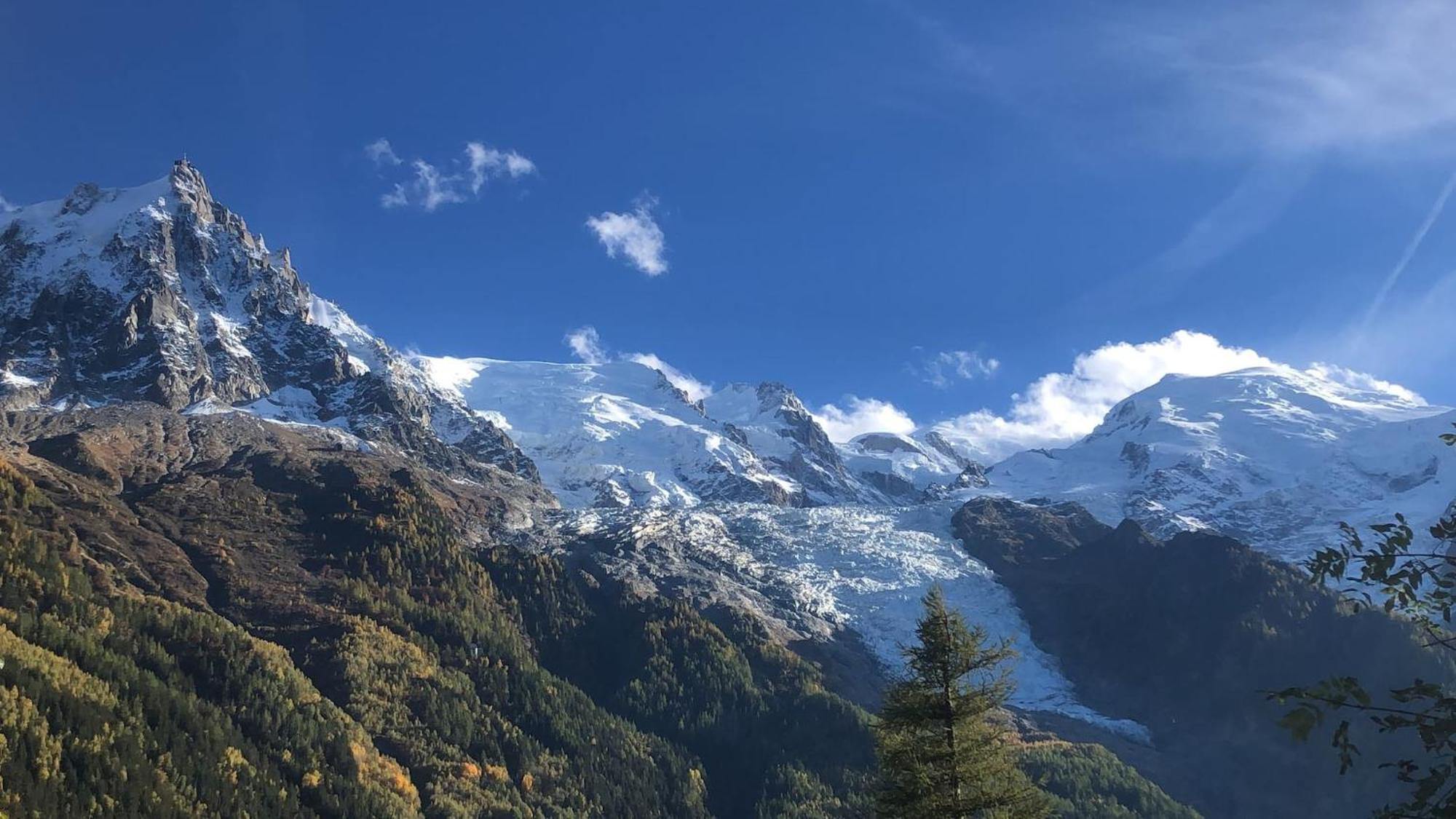 Les Alpins - Centre De Chamonix - Renove Avec Jardin Et Vue Imprenable Sur Le Montblanc Apartamento Exterior foto