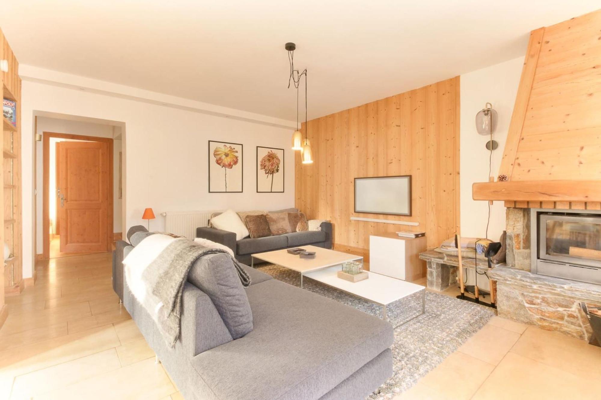Les Alpins - Centre De Chamonix - Renove Avec Jardin Et Vue Imprenable Sur Le Montblanc Apartamento Exterior foto