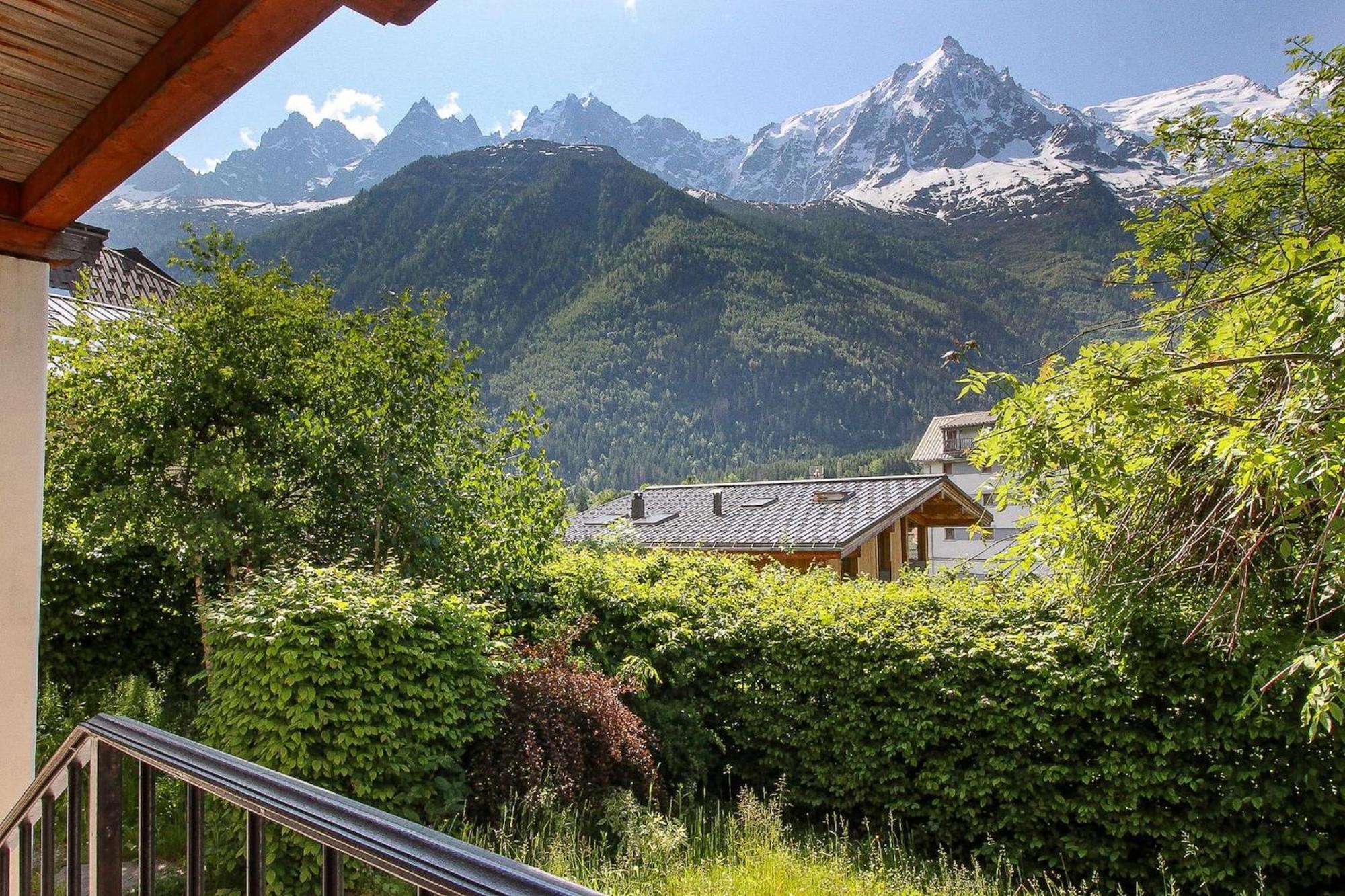 Les Alpins - Centre De Chamonix - Renove Avec Jardin Et Vue Imprenable Sur Le Montblanc Apartamento Exterior foto
